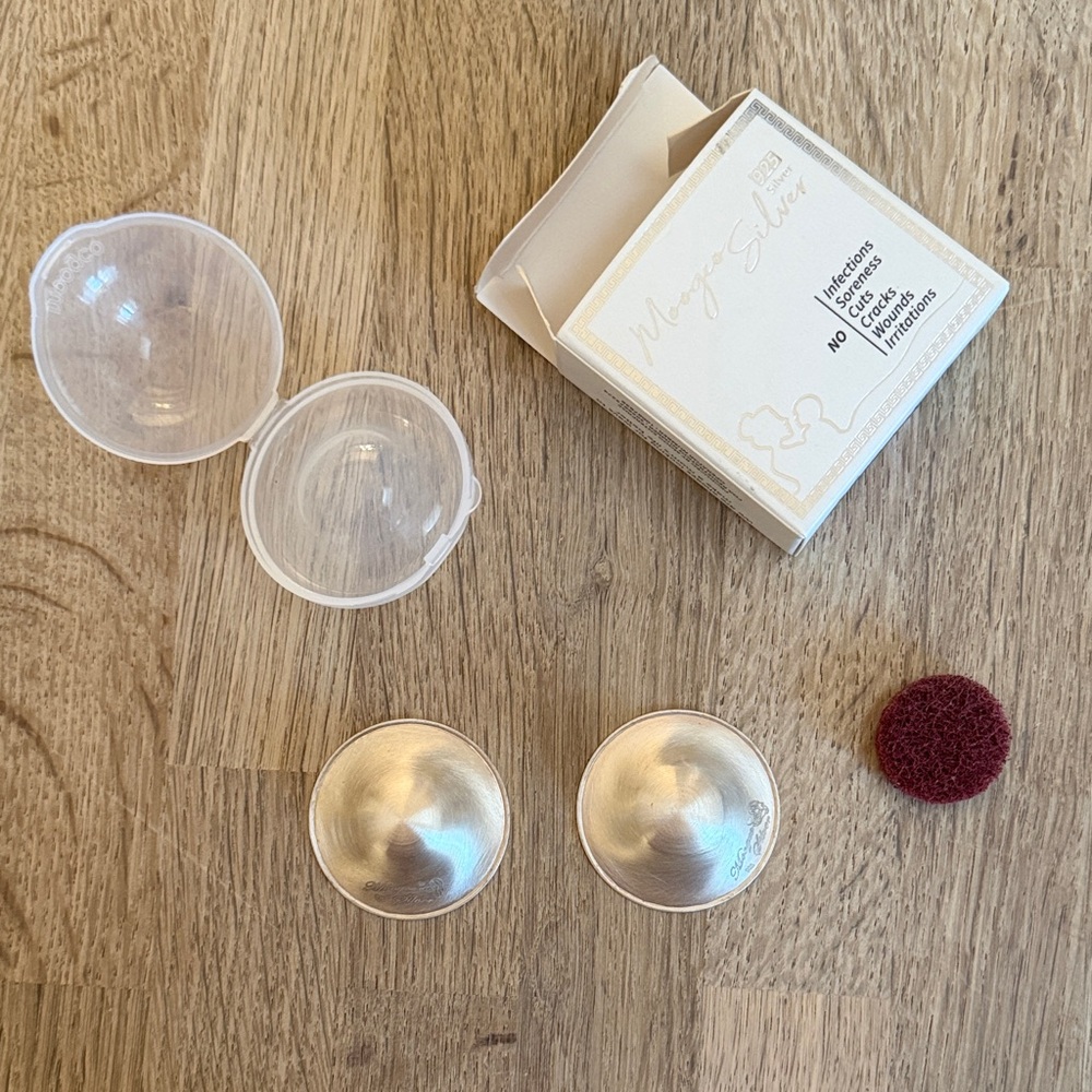 Moogco silver nursing cups